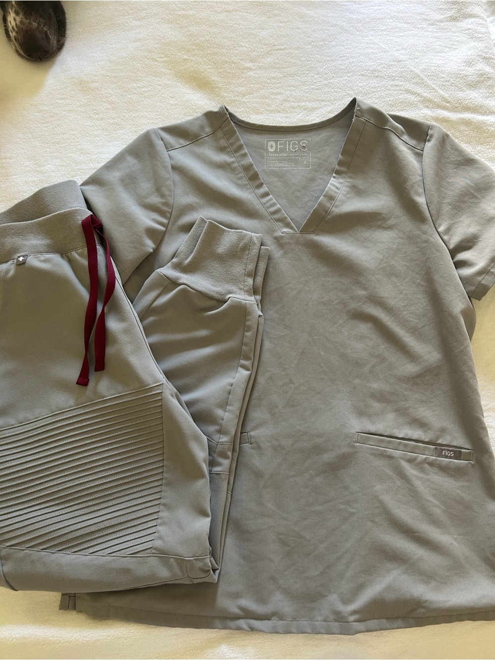 Figs V-Neck Scrub Set in Cement with Burgundy Drawstrings